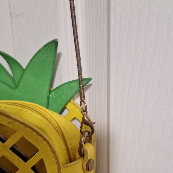 Small Pineapple Crossbody Bag - Yellow Green Cutout - Picture 4 of 14
